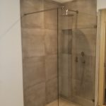 Planung Sanitär begehbare ebenerdige Dusche mit Betonfliesen